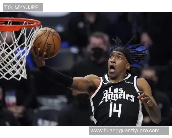 纳斯解释为何在第三节让乔治替补称其为防守哈克斯最佳人选